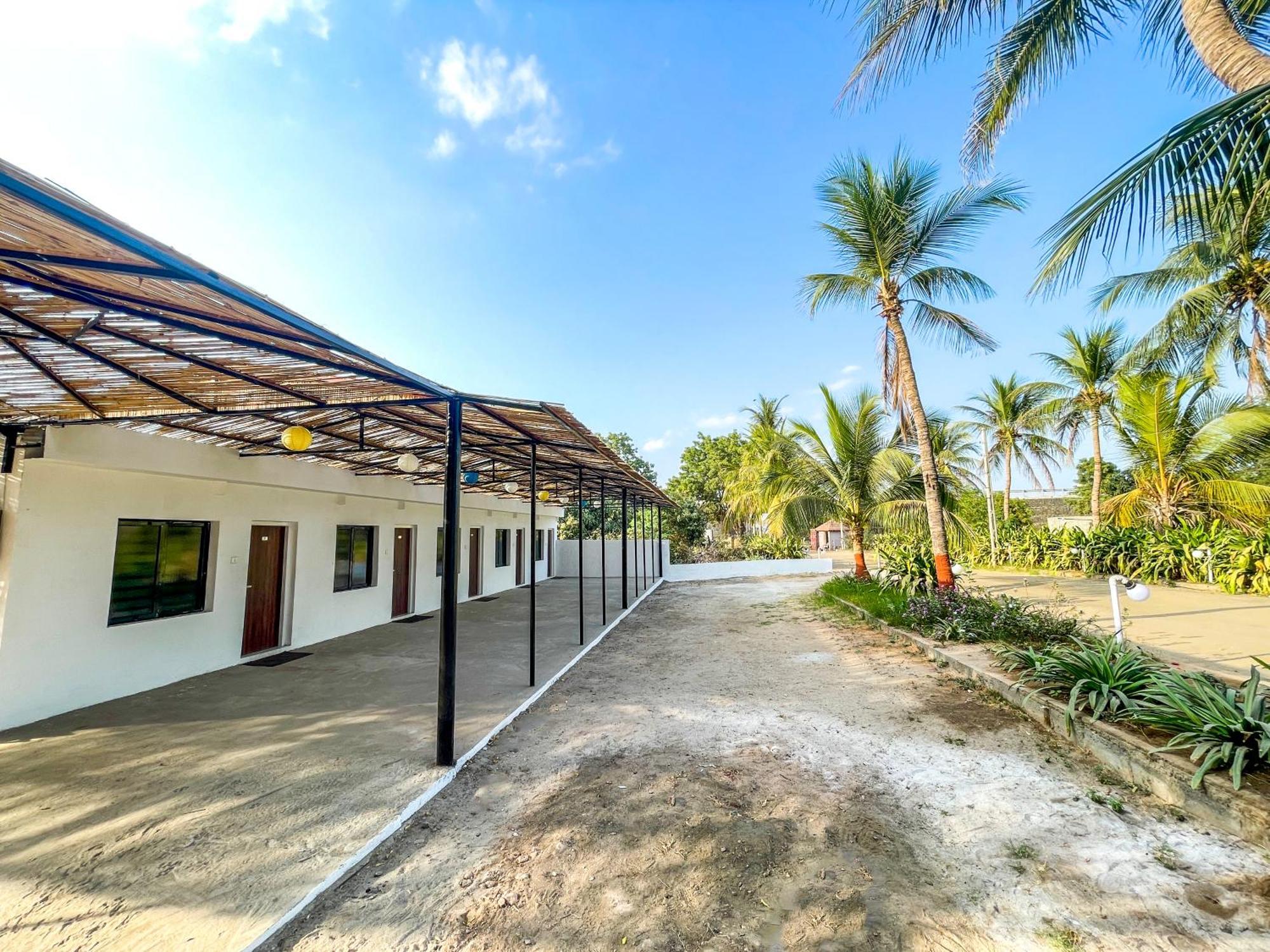 Stay Guru Resort Farm Villa Бгудж Номер фото